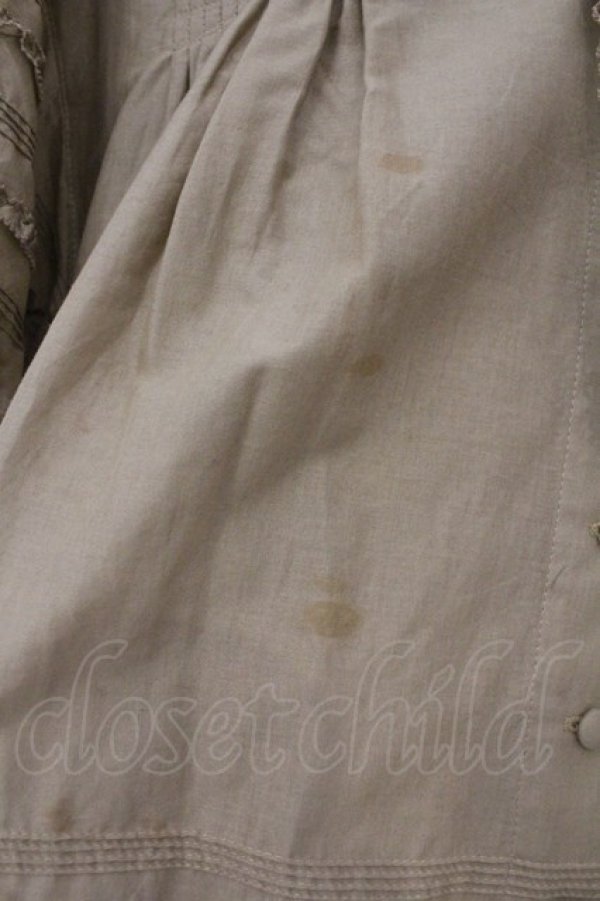 画像2: WONDERFUL WORLD / フード付きタックフリルブラウス【お直しあり】  ベージュ O-26-03-21-005-LO-BL-IG-OS (2)