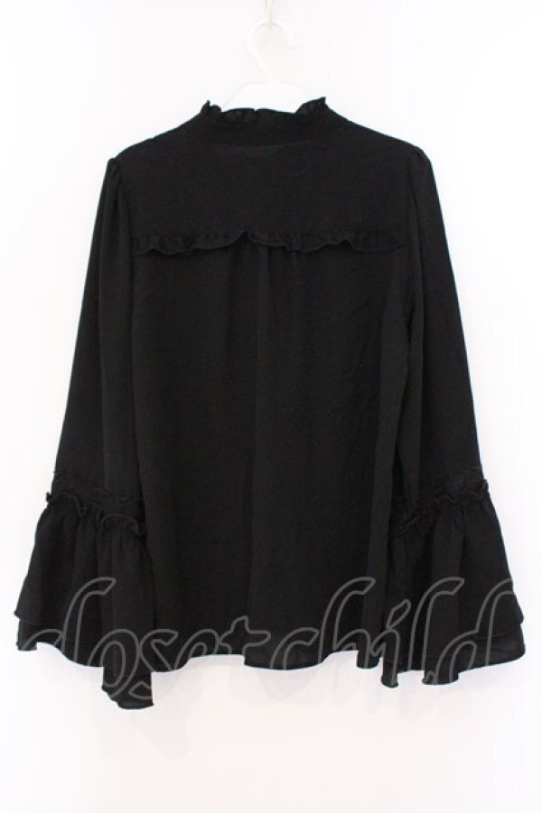 画像4: axes femme / ジャボ風フリルブラウス  クロ O-26-03-21-070-AX-BL-IG-OS (4)