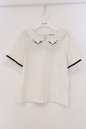 画像: axes femme POETIQUE / 月チャーム付きブラウス風トップス M オフシロ O-26-03-21-073-AX-TO-IG-OS