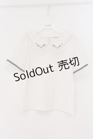 画像: axes femme POETIQUE / 月チャーム付きブラウス風トップス M オフシロ O-26-03-21-073-AX-TO-IG-OS