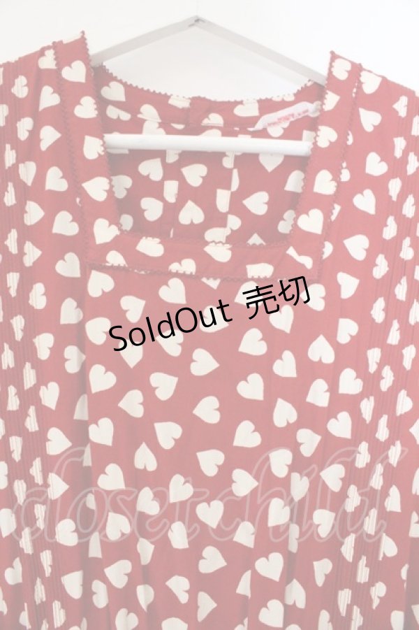 画像2: WONDERFUL WORLD / ハート柄ノースリーブワンピース  アカ O-26-03-21-007-LO-OP-IG-OS (2)