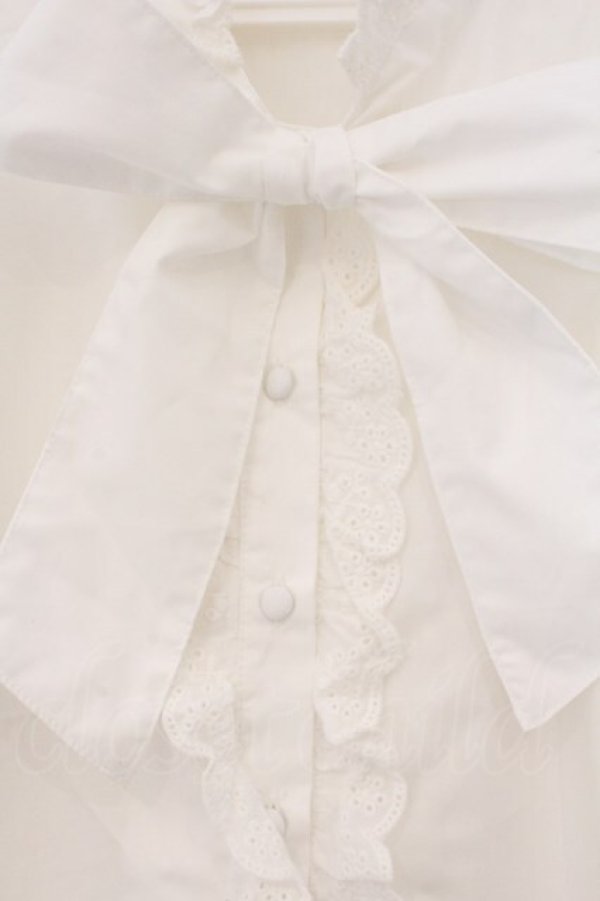 画像2: evelyn / コットンレースボウタイ半袖ブラウス  シロ O-26-03-21-014-LO-BL-IG-OS (2)