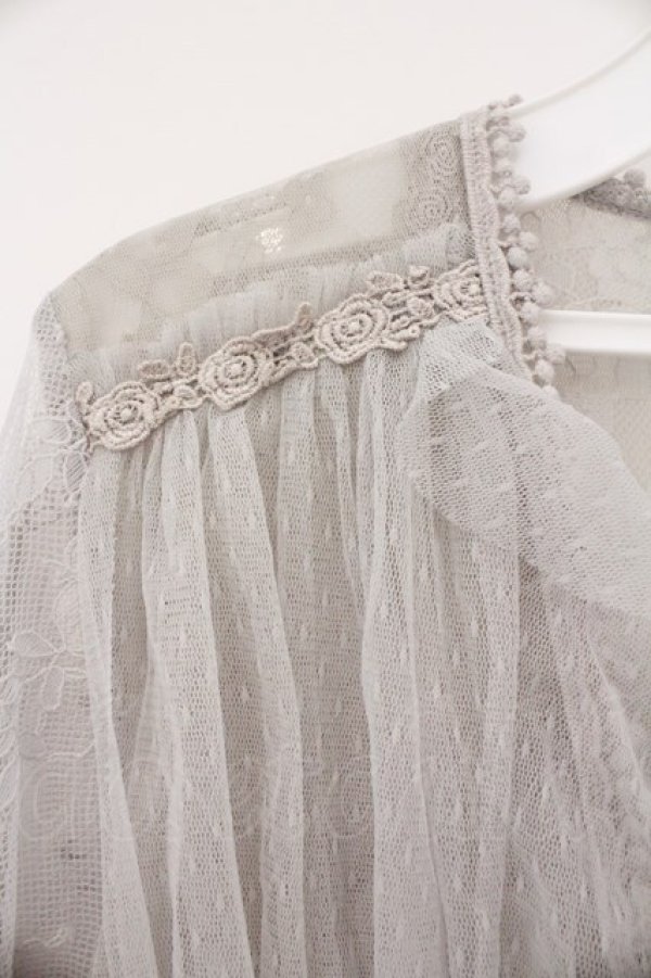 画像2: axes femme / レイヤード風レースガウン  グレー O-26-03-21-025-AX-TO-IG-OS (2)