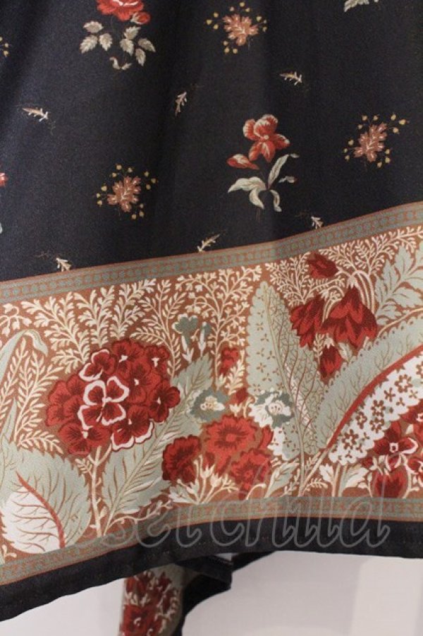 画像3: axes femme / Mulhouse Collection フラワーパネル柄イレヘムワンピース  クロ O-26-03-23-039-AX-OP-IG-OS (3)