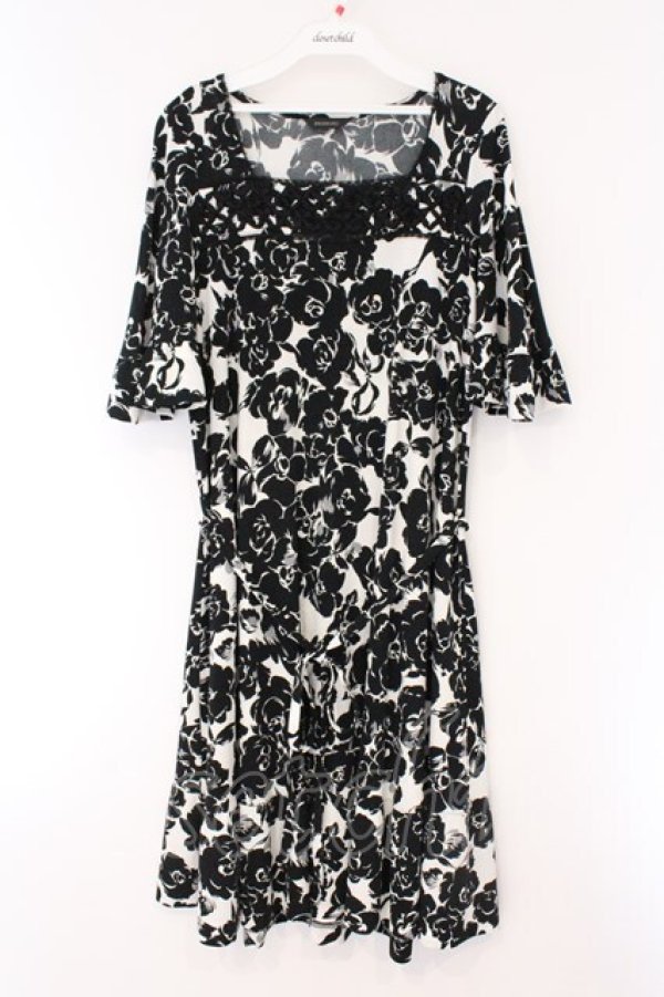 画像1: INGEBORG / 花柄カットワンピース 11 シロ×クロ O-26-03-23-048-LO-OP-OW-OS (1)