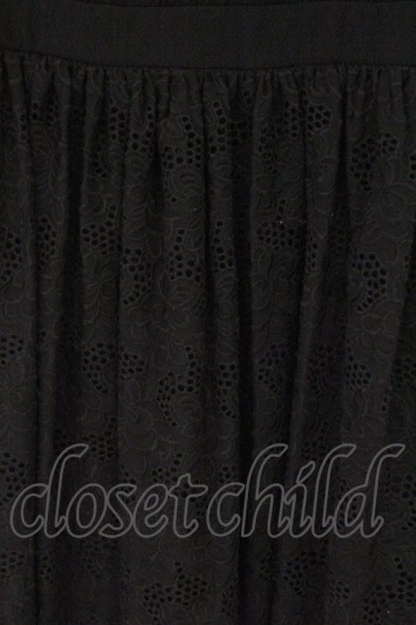 画像2: dazzlin / レースミニワンピース M クロ O-26-03-23-052-GO-OP-OW-OS (2)