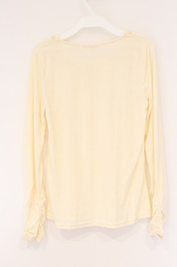 画像3: axes femme / 胸元ラメレース使いインナープルオーバー M キナリ O-26-03-23-064-AX-TO-OW-OS (3)