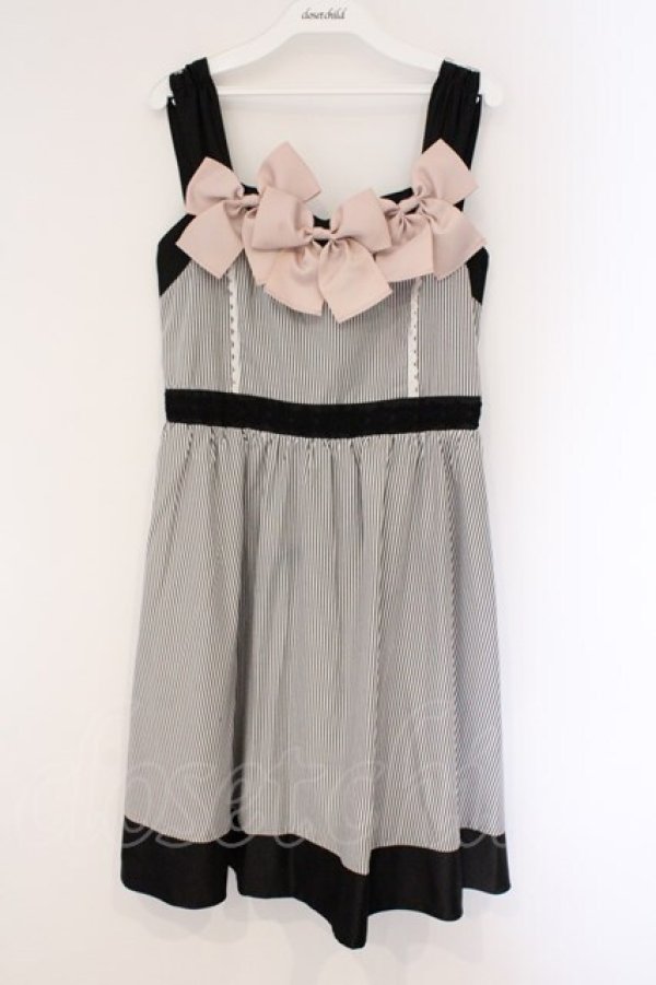 画像1: axes femme POETIQUE / リボンデコレーションワンピース  クロ×シロ×ピンク O-26-03-23-028-AX-OP-IG-OS (1)