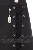画像2: NieR Clothing / DOUBLE BELT BRAID BLACK SKIRT【ロゴチャーム付き】 スカート  ブラック O-26-03-27-022-PU-SK-IG-OS (2)