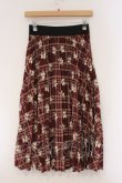 画像3: axes femme / フラワーチェック総柄プリーツスカート F エンジ O-26-03-29-053-AX-SK-YM-OS (3)