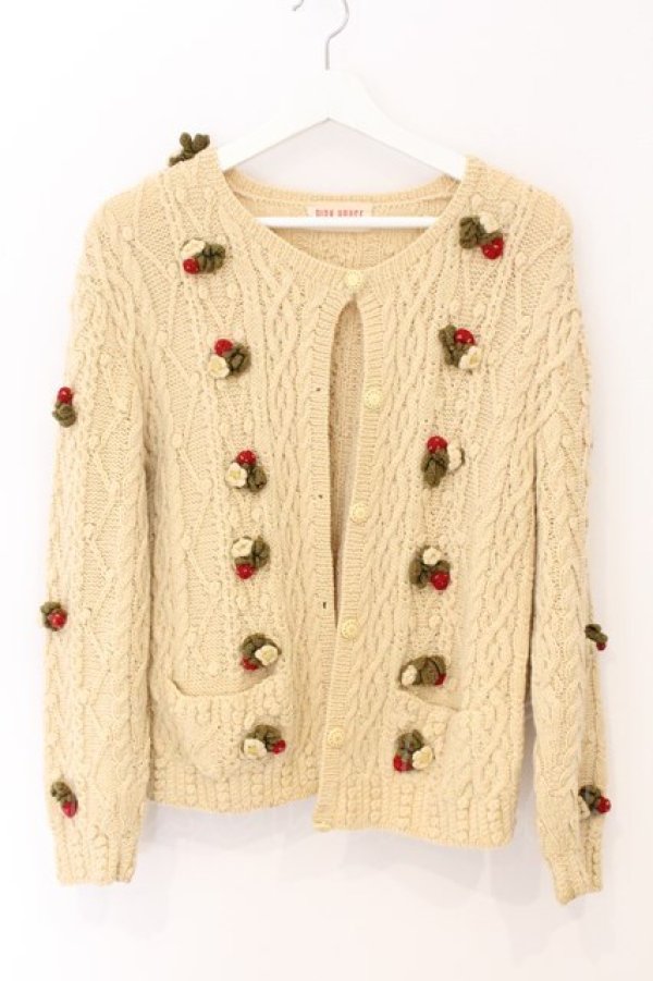 画像1: PINK HOUSE / いちごあみぐるみ使いカーディガン  ベージュ O-26-04-01-053-LO-TO-OW-OS (1)