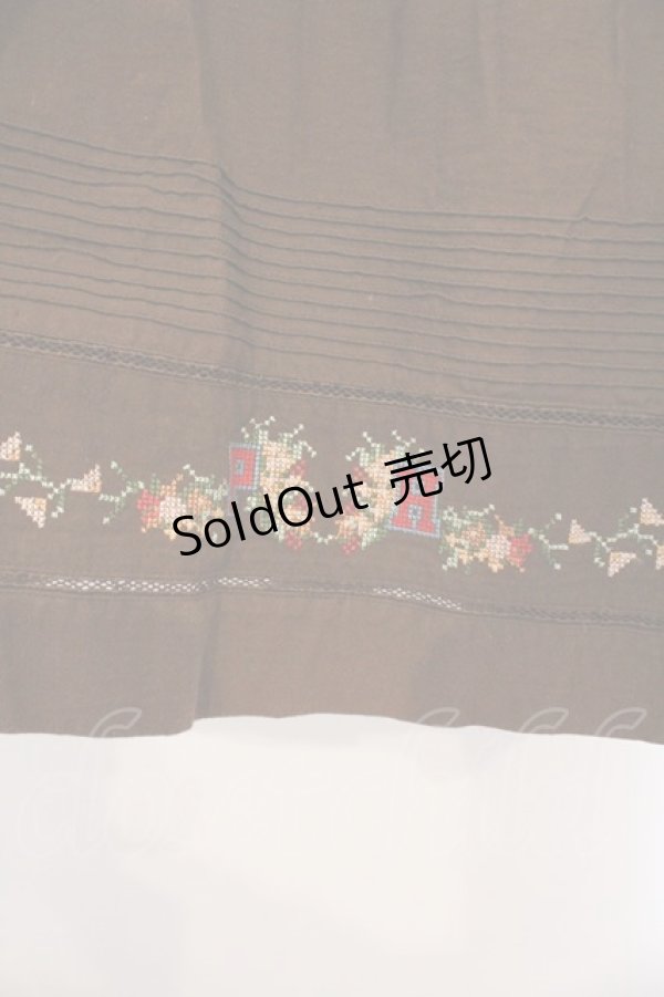 画像2: PINK HOUSE / スウェーデン刺繍使いスカート  ブラウン O-26-04-01-054-LO-SK-OW-OS (2)