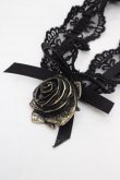 画像2: Moi-meme-Moitie / ローズロゴチャームレースチョーカー  ブラック O-26-04-01-022-MO-AC-IG-OS (2)