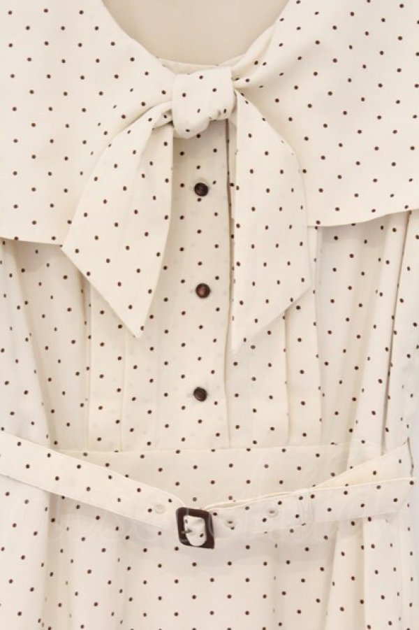 画像2: an another angelus / スクエアカラーボウタイドットワンピース  アイボリー×ブラウン O-26-04-02-008-CA-OP-IG-OS (2)