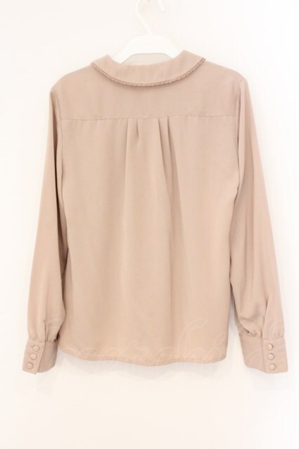 画像3: Fi.n.t / カメオレースモチーフ付きブラウス  ピンクベージュ O-26-04-02-032-CA-BL-IG-OS (3)