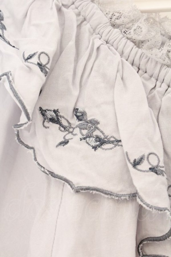 画像2: an another angelus / ローズ刺繍オフショルブラウス  グレー O-26-04-04-005-CA-BL-IG-OS (2)