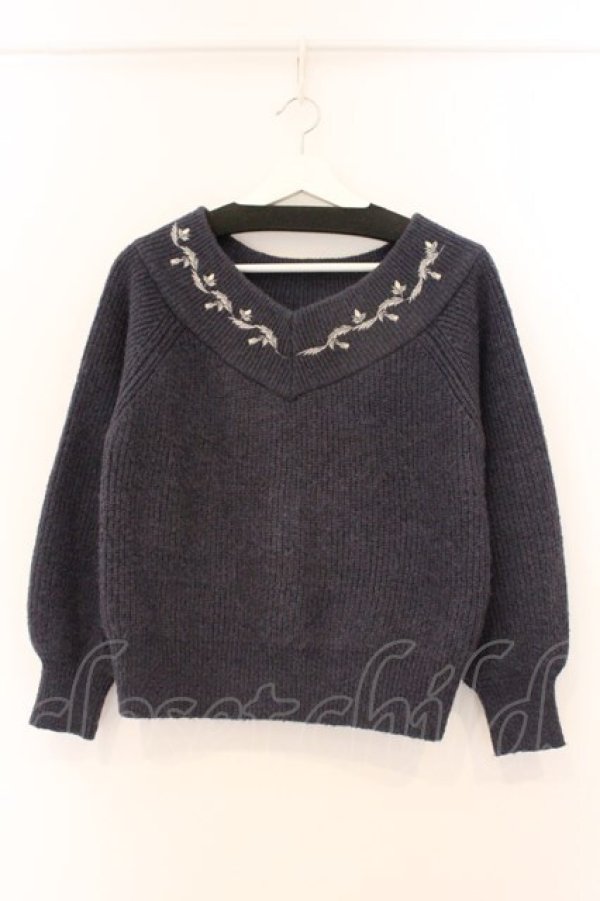 画像1: an another angelus / ローズ刺繍オフショルニットプルオーバー F ネイビー O-26-04-04-048-CA-TO-OW-OS (1)