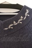 画像2: an another angelus / ローズ刺繍オフショルニットプルオーバー F ネイビー O-26-04-04-048-CA-TO-OW-OS (2)
