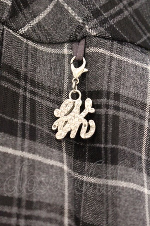 画像2: Rojita / ハートチャーム付きプリーツスカート F クロ O-26-04-04-081-LO-SK-OW-OS (2)