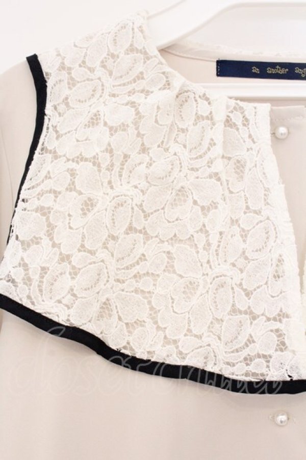 画像2: an another angelus / ビッグレース衿バイカラーブラウス  アイボリー O-26-04-04-010-CA-BL-IG-OS (2)