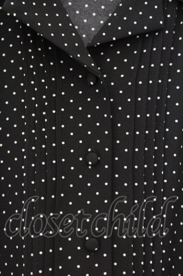 画像2: an another angelus / ピンタック使い開衿ブラウス  クロ O-26-04-04-015-CA-BL-IG-OS (2)