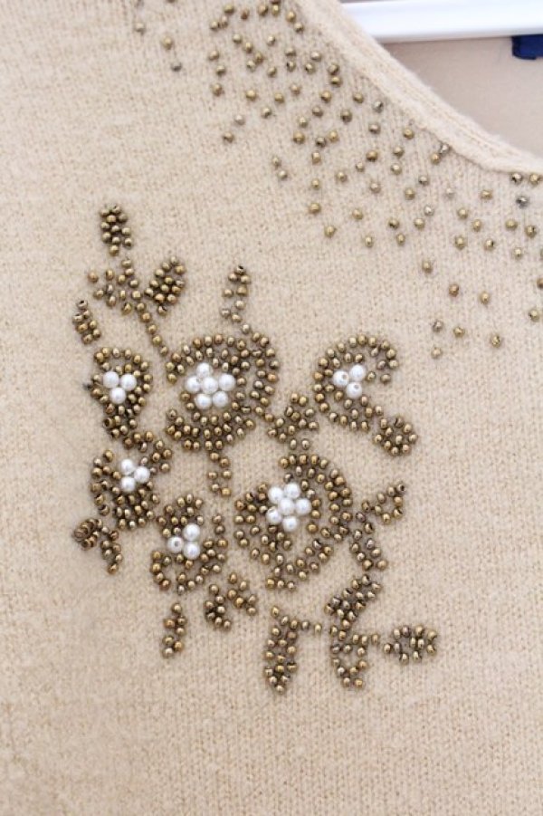 画像2: an another angelus / ビーズ刺繍ニットカーディガン  ベージュ O-26-04-04-021-CA-TO-IG-OS (2)