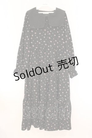 画像: m petit by misako / スクエア襟花柄ワンピース 3L クロ O-26-04-05-095-LO-OP-IG-OS