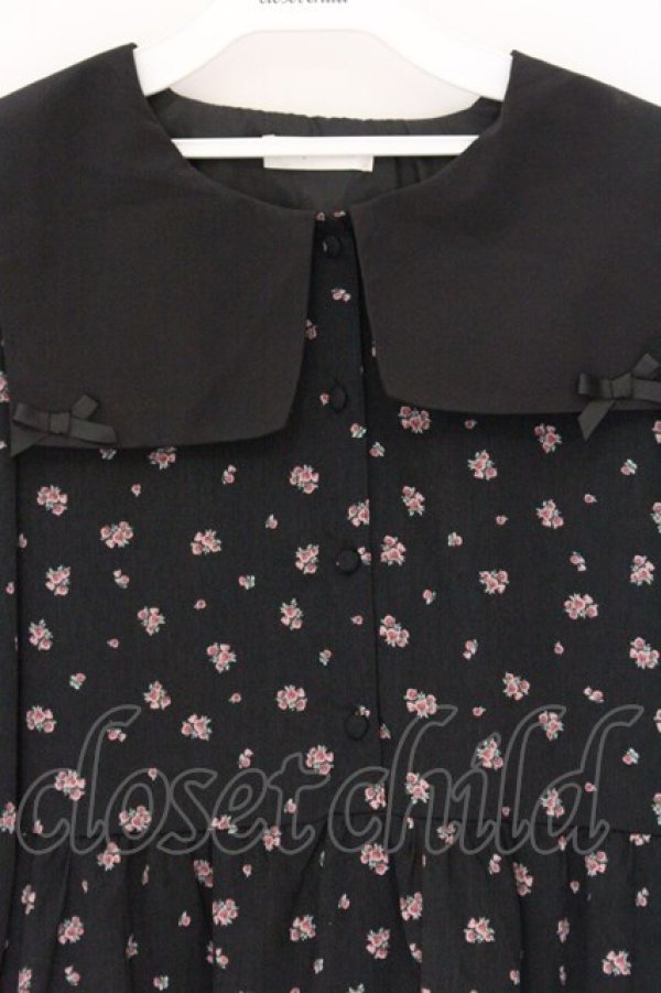 画像2: m petit by misako / スクエア襟花柄ワンピース 3L クロ O-26-04-05-095-LO-OP-IG-OS (2)