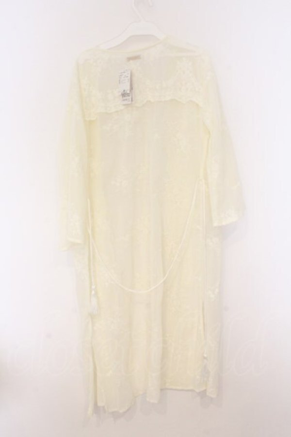 画像3: axes femme POETIQUE / タッセル紐付き刺繍ロングカーディガン  生成り O-26-04-05-110-AX-TO-IG-OS (3)