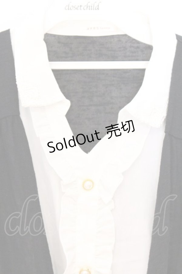 画像2: axes femme / 開衿シャツレイヤードカシュクール風Tシャツ M クロ×アイボリー O-26-04-05-012-AX-TO-IG-OS (2)
