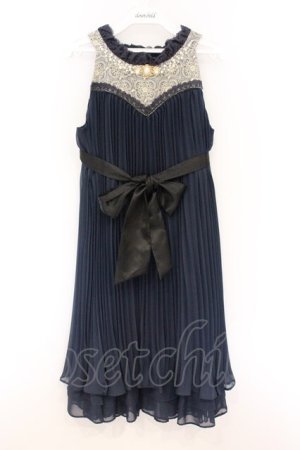 画像: axes femme / ラメ刺繍プリーツドレス  ネイビー O-26-04-05-022-AX-OP-IG-OS