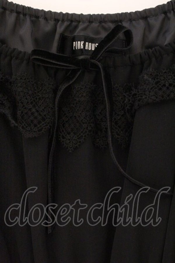 画像2: PINK HOUSE / ドットチュールフリルワンピース  クロ O-26-04-06-077-LO-OP-IG-OS (2)