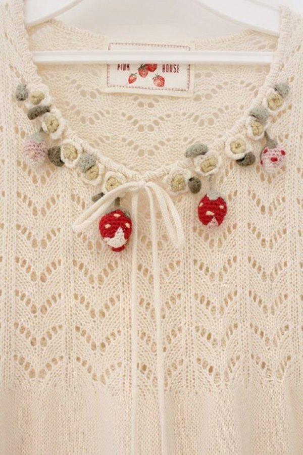画像2: PINK HOUSE / いちごあみぐるみニットベスト  アイボリー O-26-04-06-089-LO-TO-IG-OS (2)