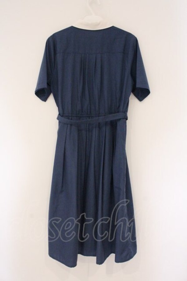 画像3: Fi.n.t / リボンタイ付きクレリックシャツワンピース  ネイビー O-26-04-06-100-CA-OP-IG-OS (3)