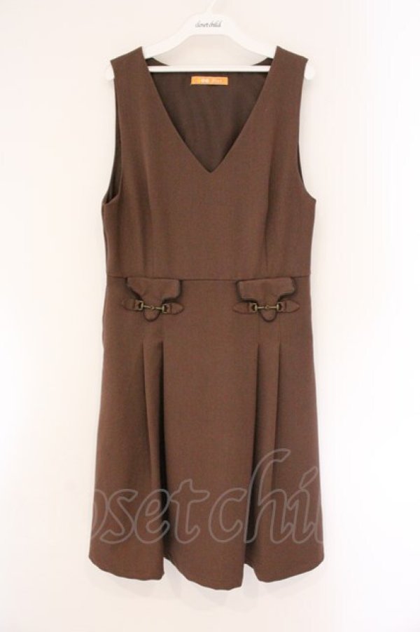 画像1: Fi.n.t / ビットフラップVネックジャンパースカート  ブラウン O-26-04-06-101-CA-OP-IG-OS (1)