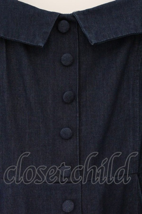 画像2: an another angelus / フロント釦デニムフレアーワンピース  インディゴ O-26-04-06-106-CA-OP-IG-OS (2)