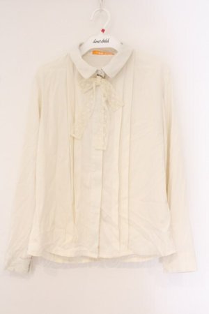 画像: Fi.n.t / レースリボンタイ付きブラウス  オフシロ O-26-04-06-124-CA-BL-IG-OS