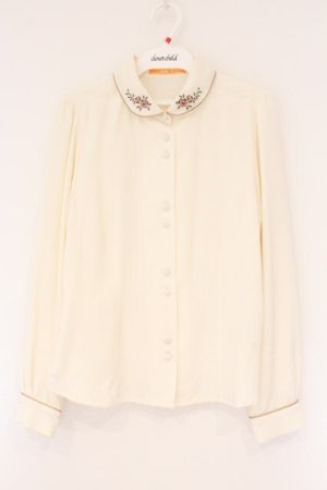 画像: F i.n.t / 金縁ティーカップ衿ブラウス  アイボリー O-26-04-06-024-CA-BL-IG-OS