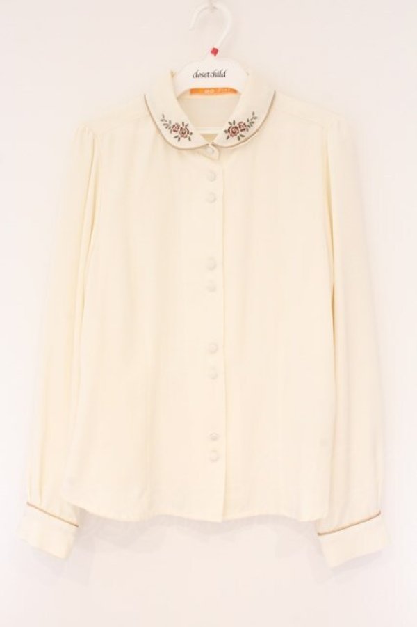 画像1: F i.n.t / 金縁ティーカップ衿ブラウス  アイボリー O-26-04-06-024-CA-BL-IG-OS (1)