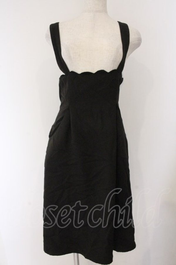 画像1: Fi.n.t / サスペンダー付きスカラップハイウエストスカート  クロ O-26-04-07-010-CA-OP-IG-OS (1)