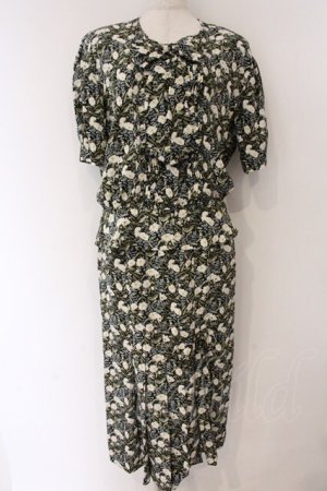 画像: INGEBORG / フラワー総柄セットアップ  クロ O-26-04-07-017-LO-OP-IG-OS