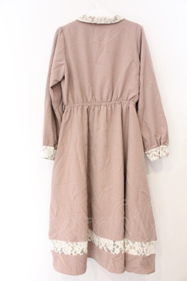 画像3: Fi.n.t / レース使い丸衿ワンピース  ピンクベージュ O-26-04-07-003-CA-OP-IG-OS (3)
