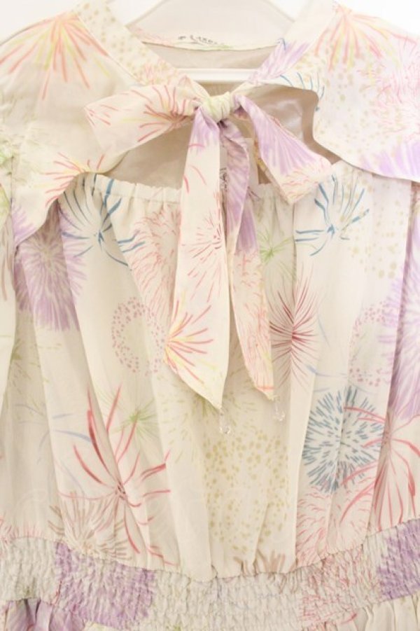 画像2: axes femme / 花火柄ワンピース F オフシロ O-26-04-09-044-AX-OP-IG-OS (2)