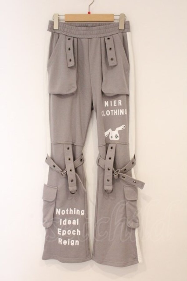 画像1: NieR Clothing / ボンテージベルト付きスウェットワイドパンツ F グレー O-26-04-09-065-PU-PA-YM-OS (1)