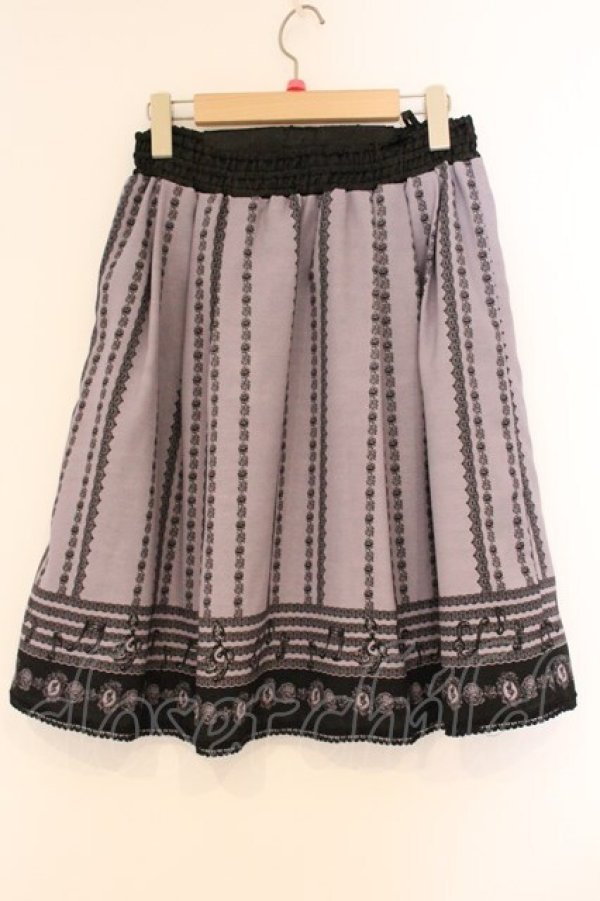 画像3: axes femme / 音符プリントスカート  ラベンダー×クロ O-26-04-09-073-AX-SK-IG-OS (3)