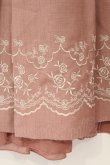 画像2: axes femme / スカラップ刺繍スカート  ピンクベージュ O-26-04-09-075-AX-SK-IG-OS (2)