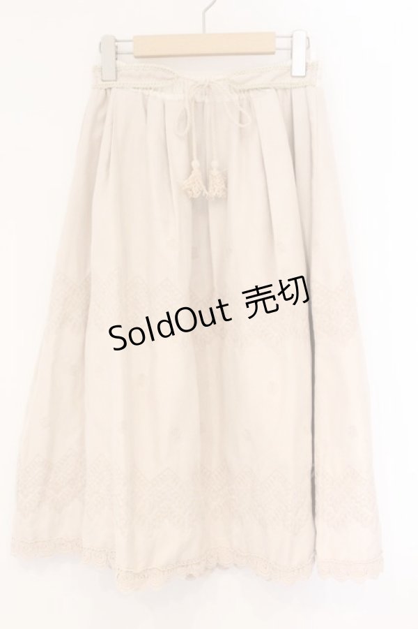 画像1: axes femme / スエード刺繍ロングスカート M アイボリー O-26-04-09-078-AX-SK-IG-OS (1)