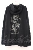 画像3: KRY CLOTHING / ローズプリントパーカー  ブラック O-26-04-11-035-EL-BL-IG-OS (3)