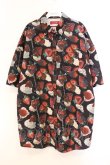 画像1: Jamieエーエヌケー / 絵画タッチイチゴ柄BIgシャツ  クロ O-26-04-11-087-0-OP-IG-OS (1)