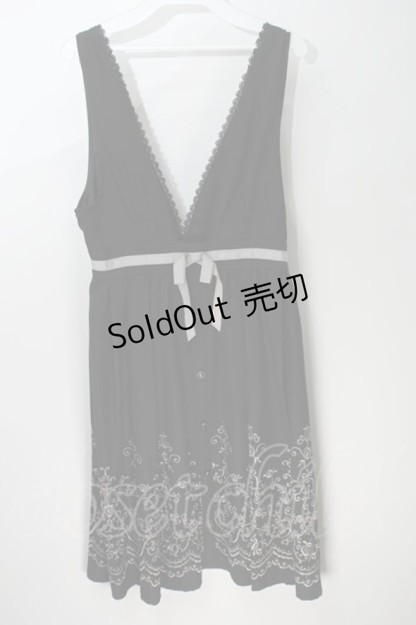 画像1: axes femme POETIQUE /  裾刺繍ジャンパースカート  黒 S-24-04-27-063-AX-OP-AS-ZS (1)